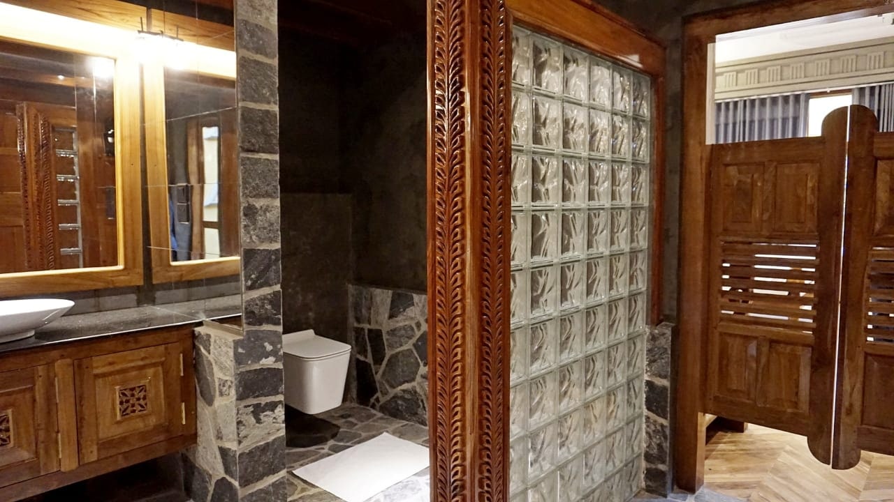 Suite detail 8