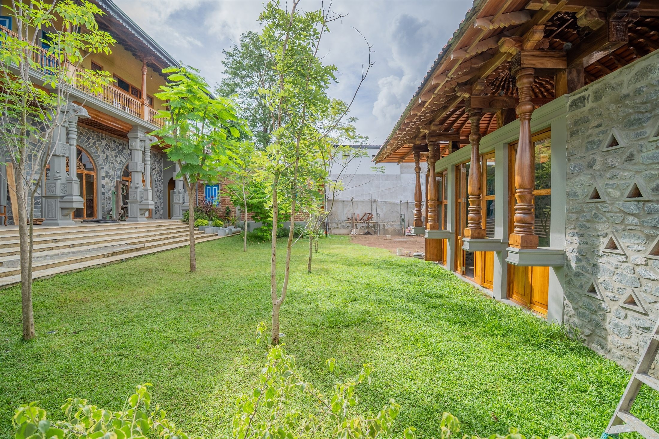 A tranquil tropical garden at Minds